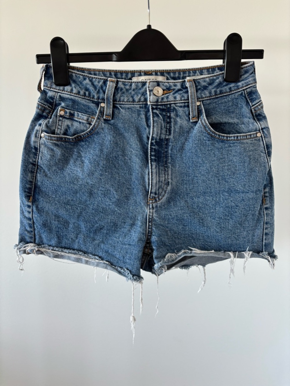 | Guess | Distressed Denim Mom Jean Shorts size 27